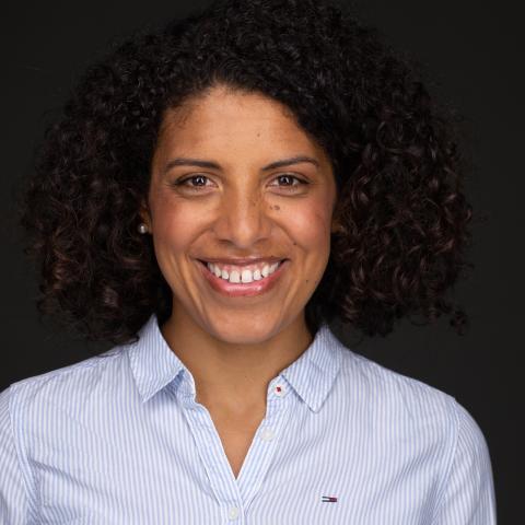 Dr Niamh Lewis